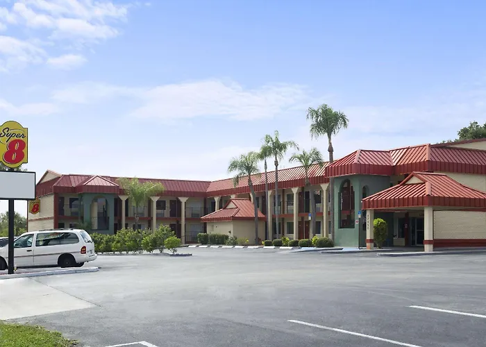 Super 8 By Wyndham Clearwater/Us Hwy 19 N